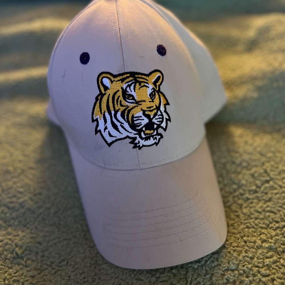 Men’s/women’s LSU Tiger Embroidered Cap
